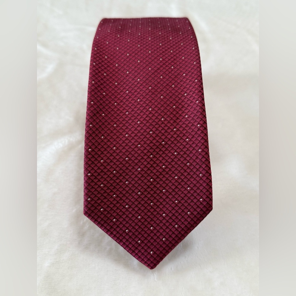 Hugo Boss Designer Dotted Silk Tie. Color: Merlot